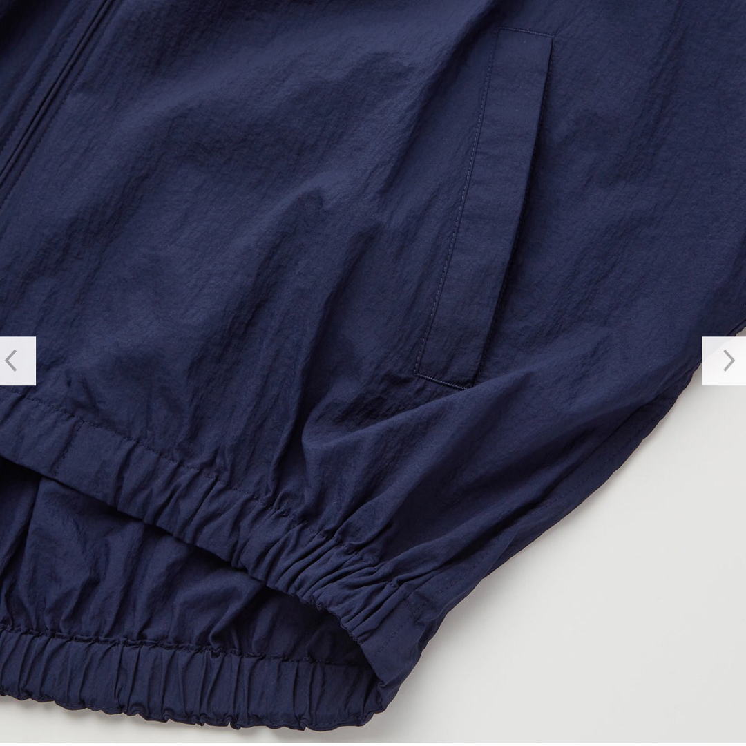 UNIQLO(ユニクロ)のシアーコクーンブルゾン　ユニクロ　ネイビー　M　紺　 レディースのジャケット/アウター(ブルゾン)の商品写真