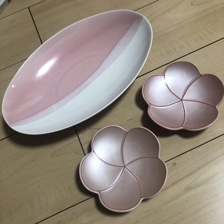 アリタヤキ(有田焼)の有田焼　桜色セット　小皿　大皿　オーバル　幸楽窯(食器)
