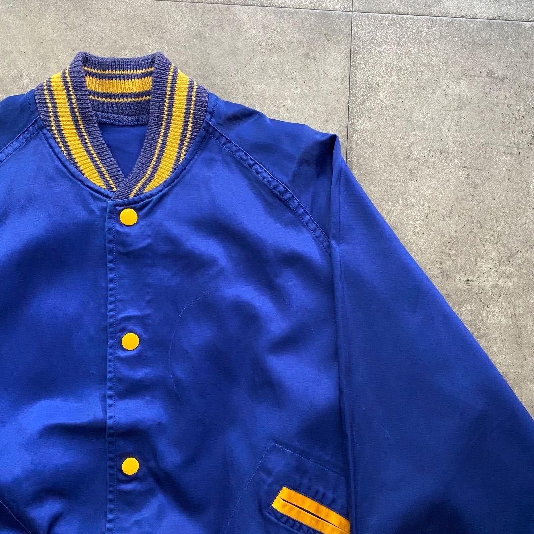 -60s サテンブルゾン/スタジャン ブルー×イエロー ボックスシルエット メンズのジャケット/アウター(ブルゾン)の商品写真