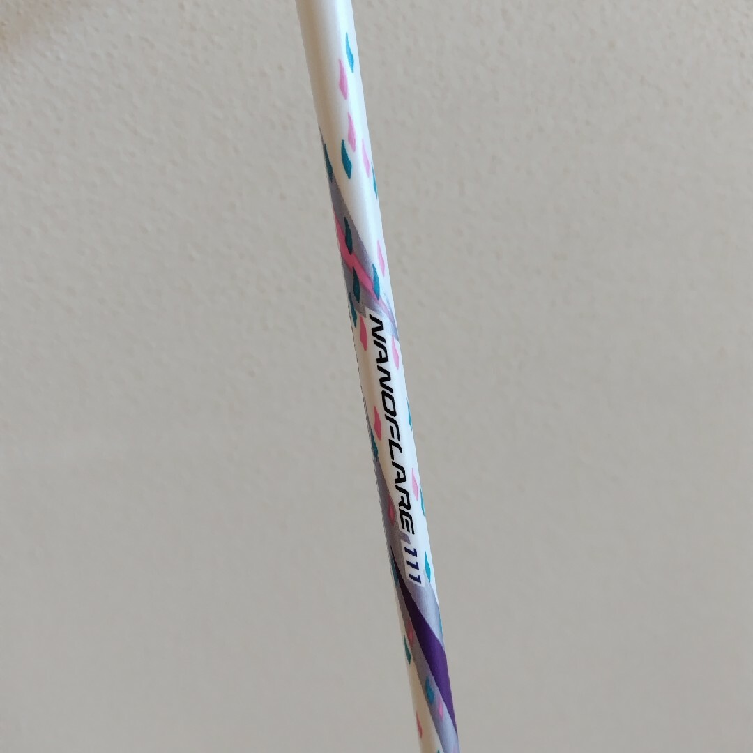 YONEX(ヨネックス)の【ほぼ新品！】YONEX バドミントンラケット ナノフレア111 スポーツ/アウトドアのスポーツ/アウトドア その他(バドミントン)の商品写真