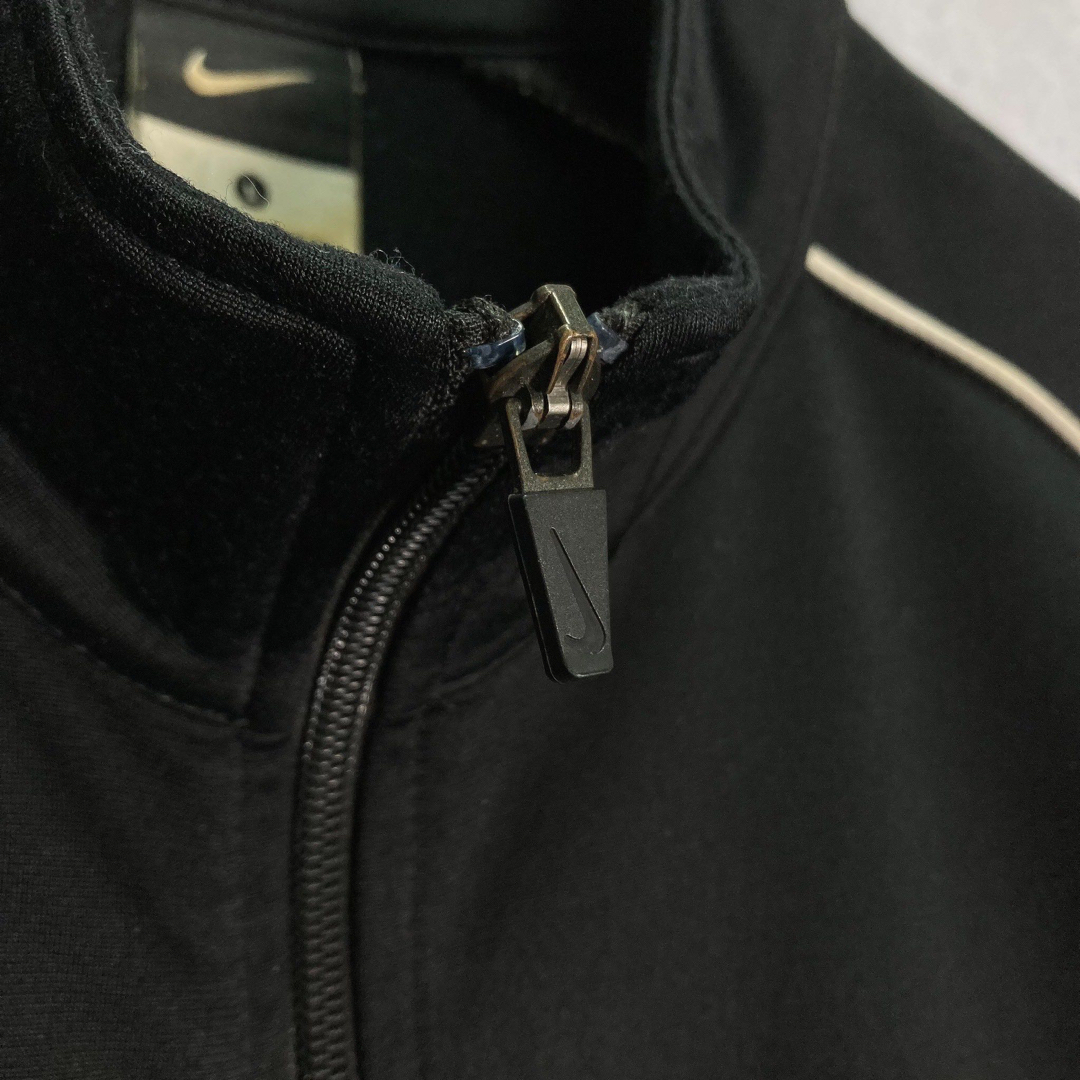【希少】NIKE/ナイキ 刺繍ロゴ パイピング ジャージ トラックジャケット 黒 【希少】NIKE/ナイキ 刺繍ロゴ パイピング ジャージ トラックジャケット 黒