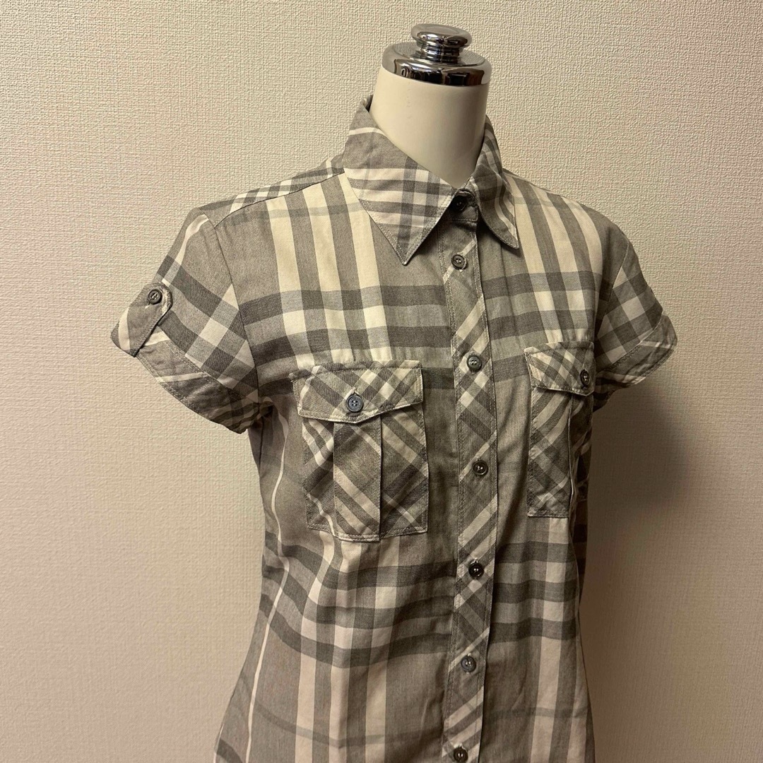 BURBERRY(バーバリー)のBURBERRY フレンチスリーブシャツ　サイズS レディースのトップス(シャツ/ブラウス(半袖/袖なし))の商品写真