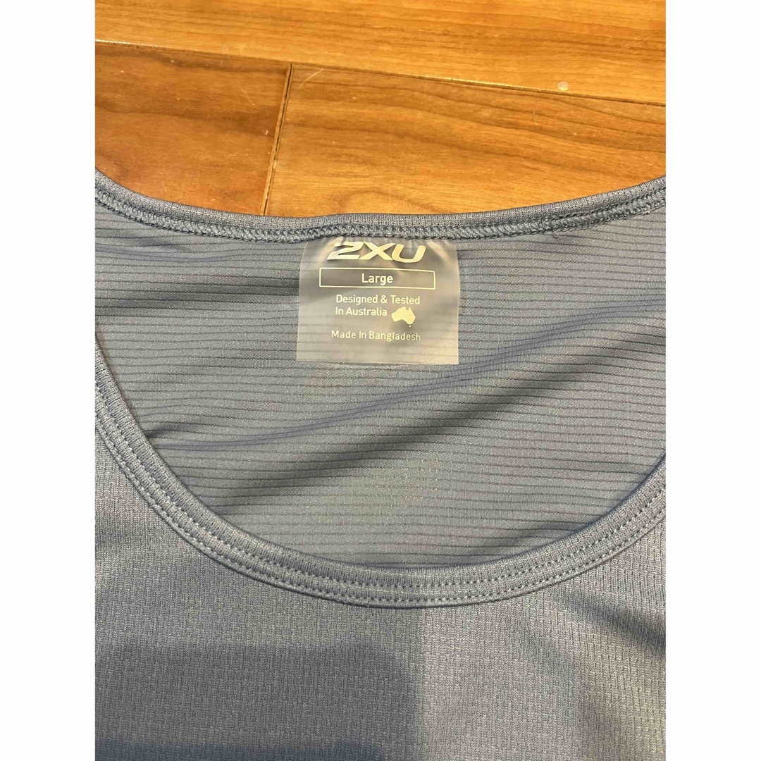 2XU(ツータイムズユー)の新品　2XU ノースリーブ　ランニングウェア　日本　XLサイズ相当 スポーツ/アウトドアのランニング(ウェア)の商品写真