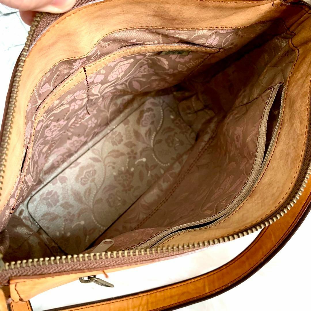 IBIZA(イビザ)のIBIZA イビザ オールレザーショルダーバッグ デザインボタンバック 革鞄 茶 レディースのバッグ(ショルダーバッグ)の商品写真