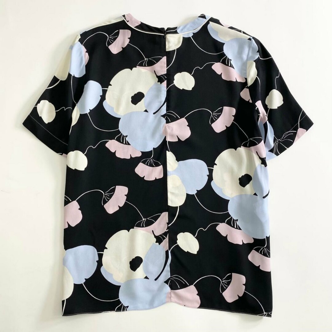 Marni(マルニ)の55i5  《美品》 MARNI マルニ 半袖カットソー Tシャツ ブラウス トップス 花柄 ロゴ胸元ポケット サイズ40 マルチカラー レーヨン100％ レディース レディースのトップス(カットソー(半袖/袖なし))の商品写真