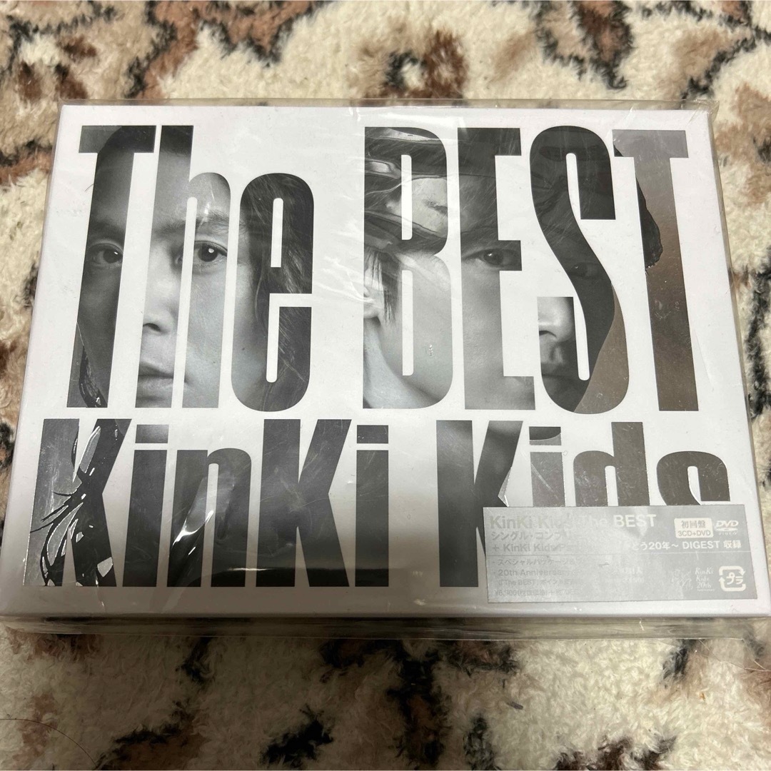 KinKi Kids(キンキキッズ)のThe BEST  初回盤DVD付　KinKi Kids エンタメ/ホビーのDVD/ブルーレイ(ミュージック)の商品写真