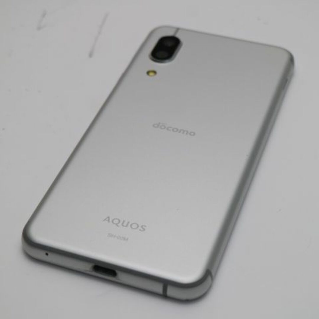 AQUOS(アクオス)のSH-02M シルバーホワイト  M555 スマホ/家電/カメラのスマートフォン/携帯電話(スマートフォン本体)の商品写真