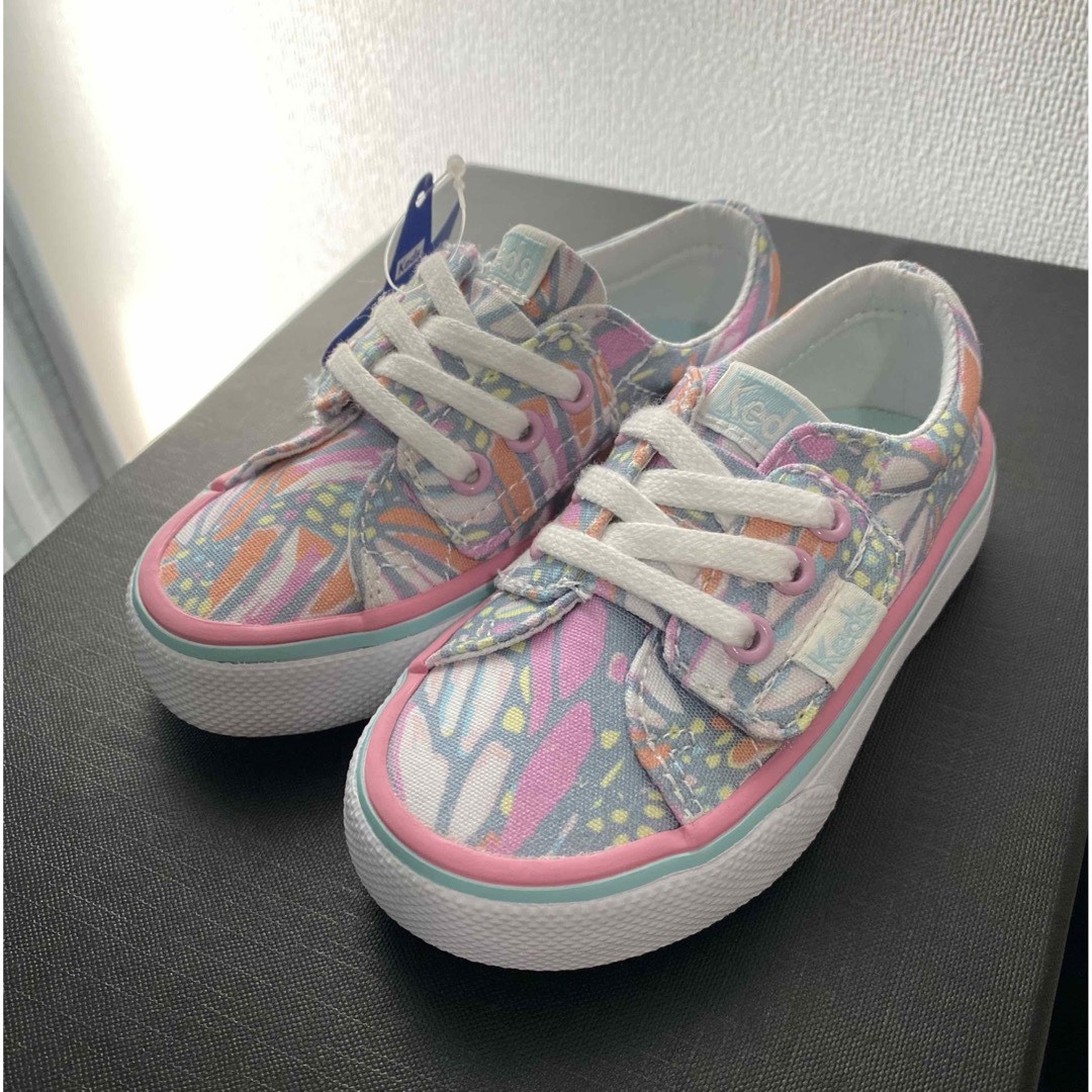 Keds(ケッズ)の新品　Keds キッズ ユニセックス子供用ジャンプキック ジュニア スニーカー キッズ/ベビー/マタニティのキッズ靴/シューズ(15cm~)(スニーカー)の商品写真