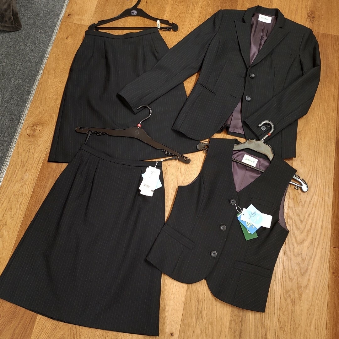 【新品】オフィス制服　9号 レディースのジャケット/アウター(その他)の商品写真