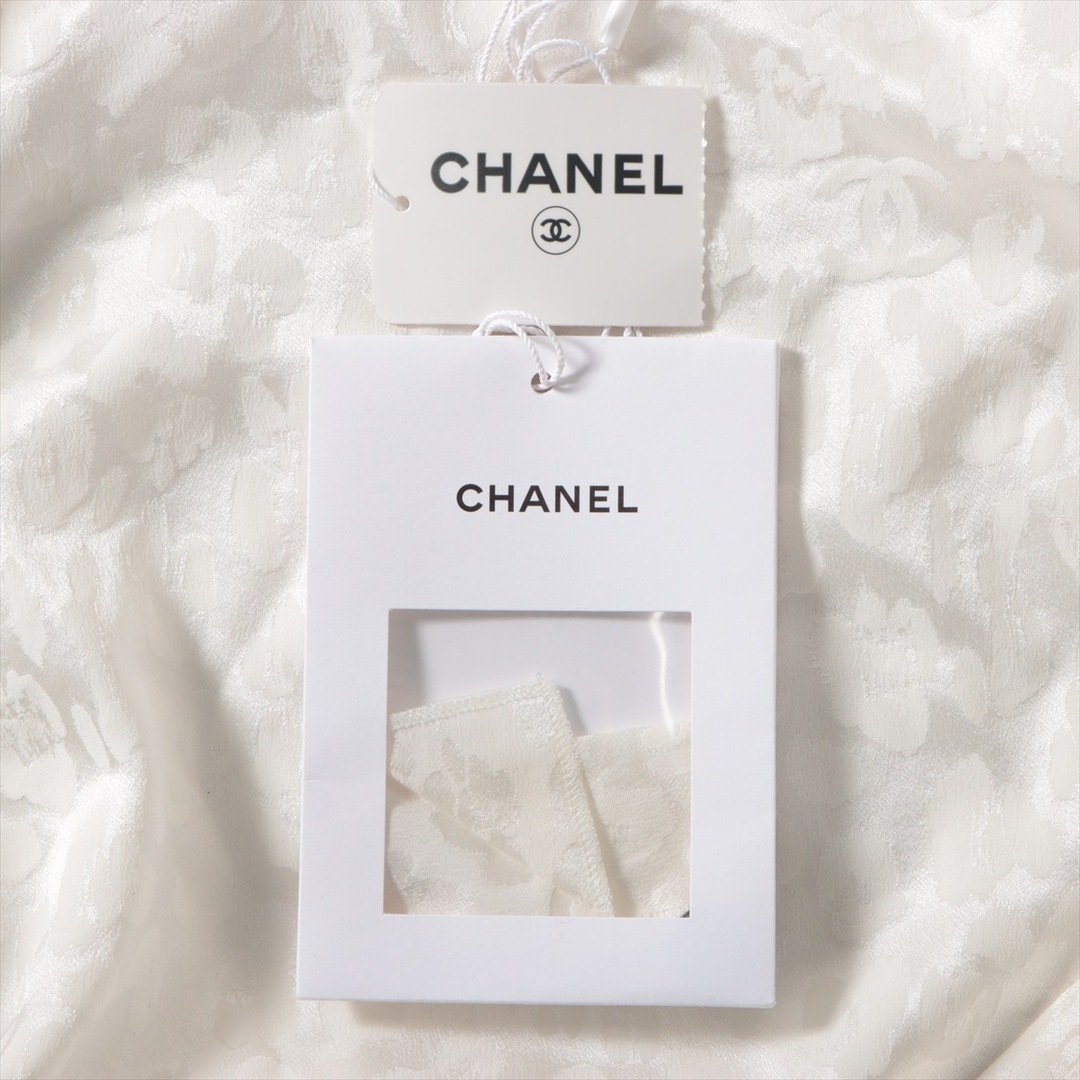 CHANEL(シャネル)のシャネル ココボタン シルク 38 ホワイト レディース その他トップス レディースのレッグウェア(タイツ/ストッキング)の商品写真