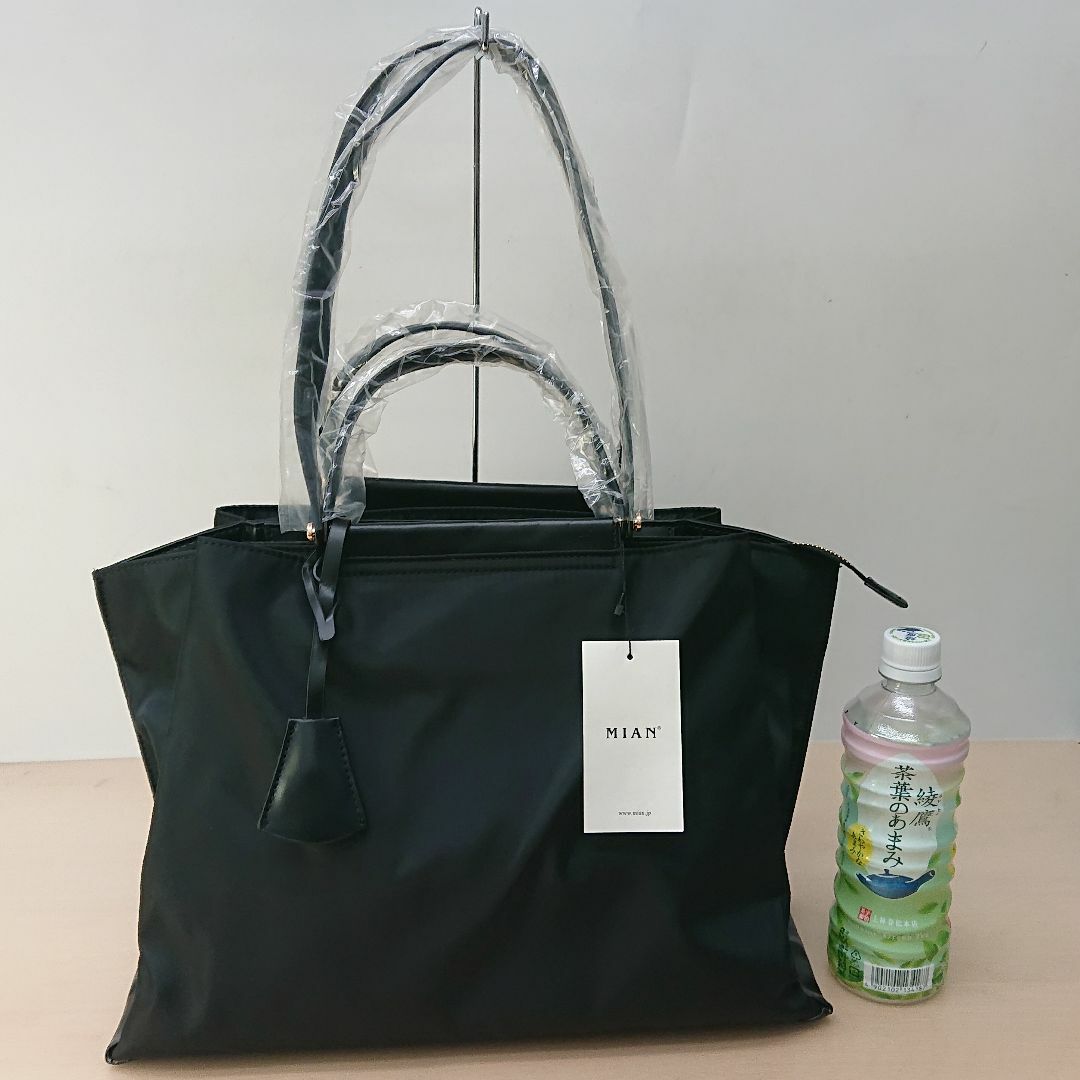 MIAN(ミアン)の新品 ミアン MIAN LILY+ナイロンA4トート2221-125-1 BLK レディースのバッグ(トートバッグ)の商品写真