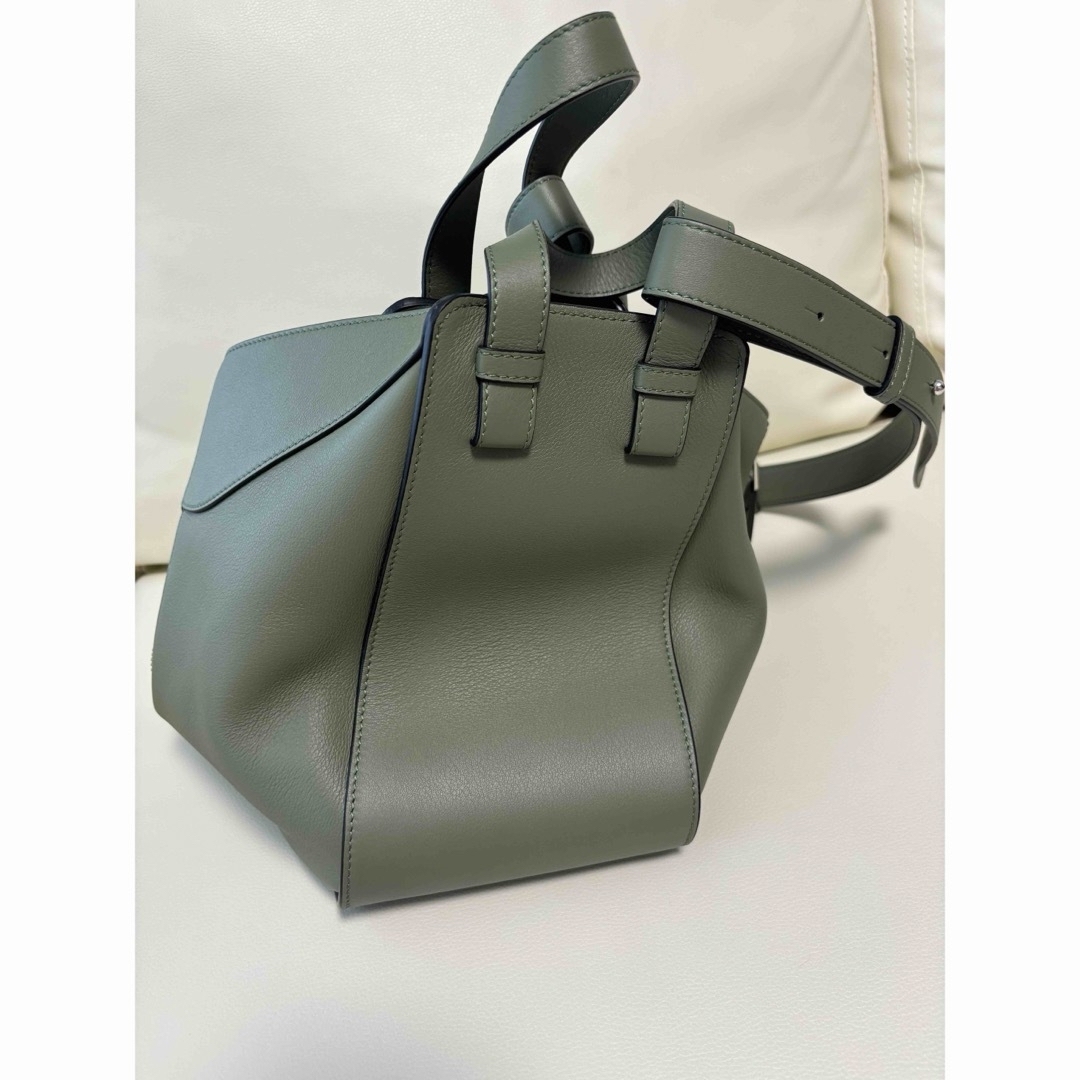 LOEWE(ロエベ)のお値下げ！ロエベ ハンモック A538S35X18 LOEWE（新品・未使用品） レディースのバッグ(ハンドバッグ)の商品写真