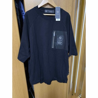 ジーユー(GU)のGU UNDERCOVER スーパービッグジップポケットT(5分袖) ブラック(Tシャツ/カットソー(半袖/袖なし))