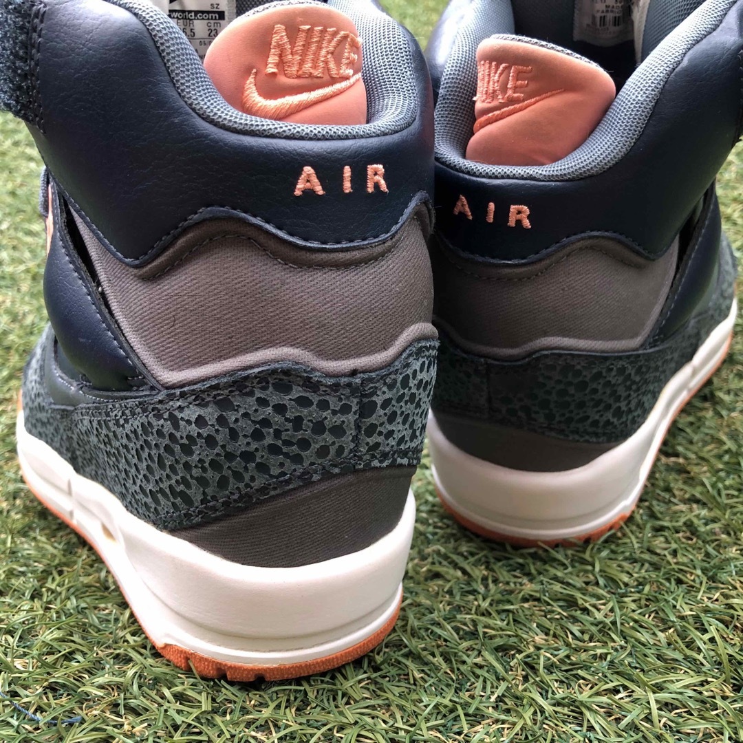 NIKE - 美品23 NIKE ナイキ エアレボリューション SKY HI HW831 NIKE - 美品23 NIKE ナイキ エアレボリューション SKY HI HW831