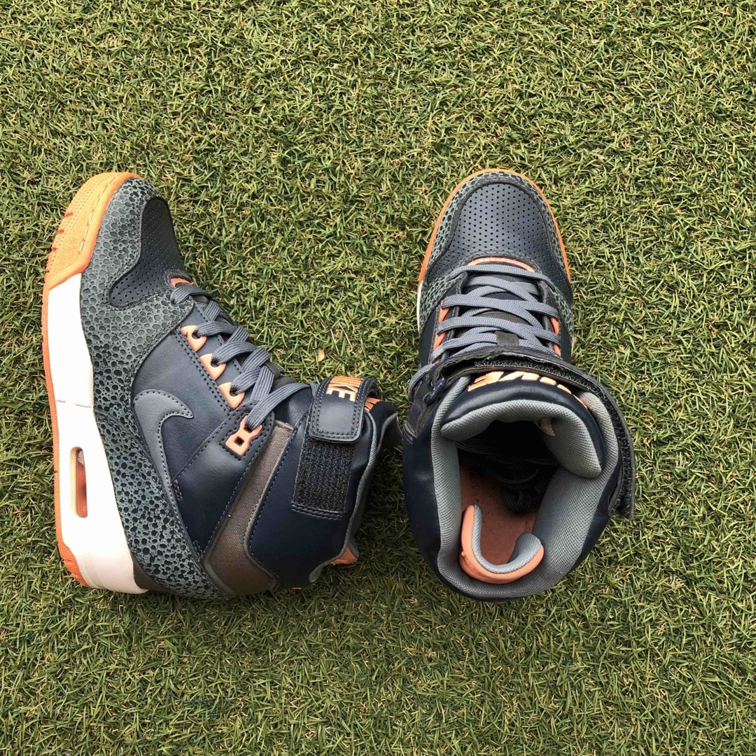 NIKE - 美品23 NIKE ナイキ エアレボリューション SKY HI HW831 NIKE - 美品23 NIKE ナイキ エアレボリューション SKY HI HW831
