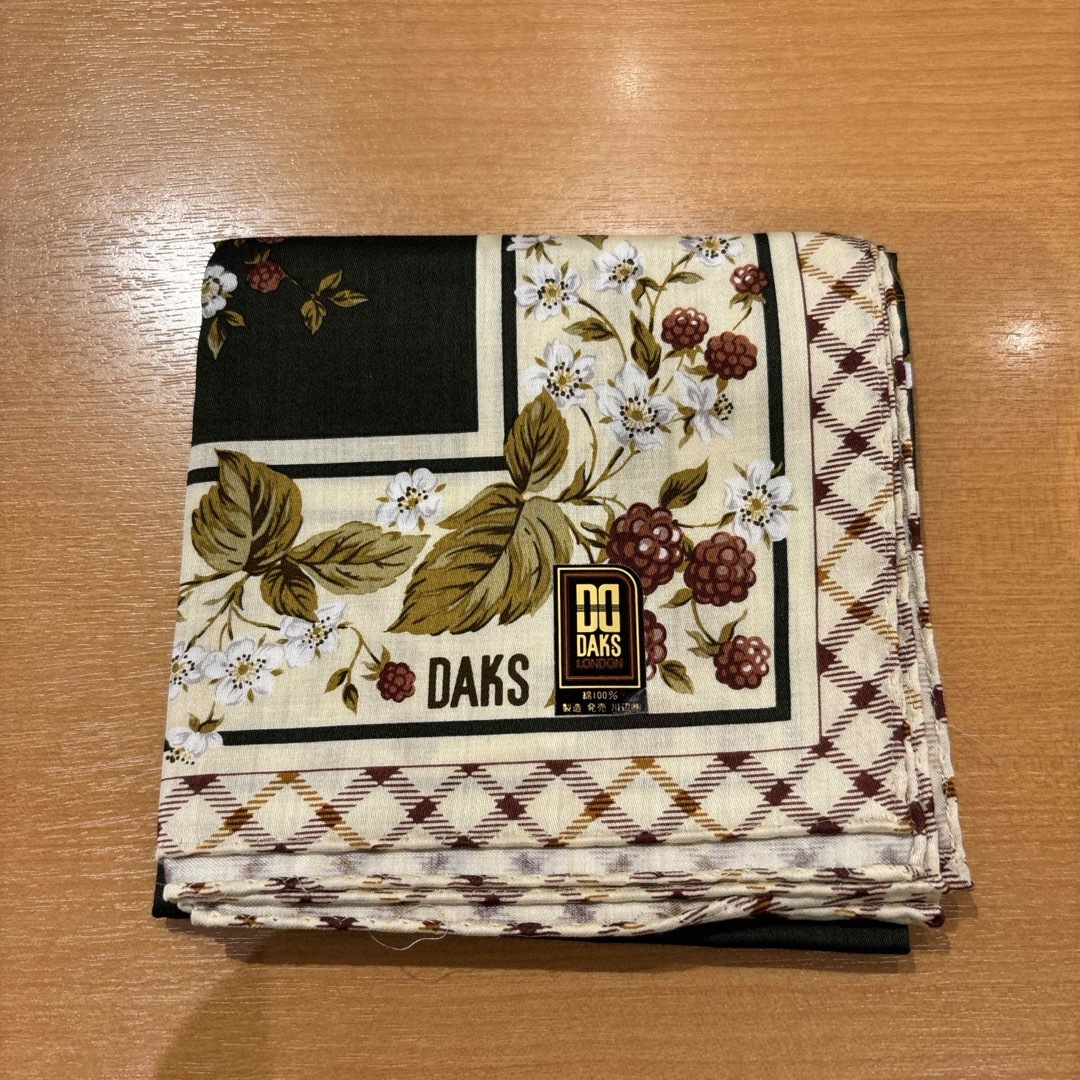 DAKS(ダックス)のDAKSハンカチグリーン レディースのファッション小物(ハンカチ)の商品写真