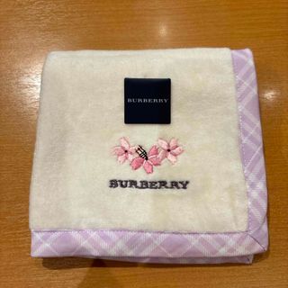 バーバリー(BURBERRY)のバーバリータオルハンカチ桜刺繍(ハンカチ)