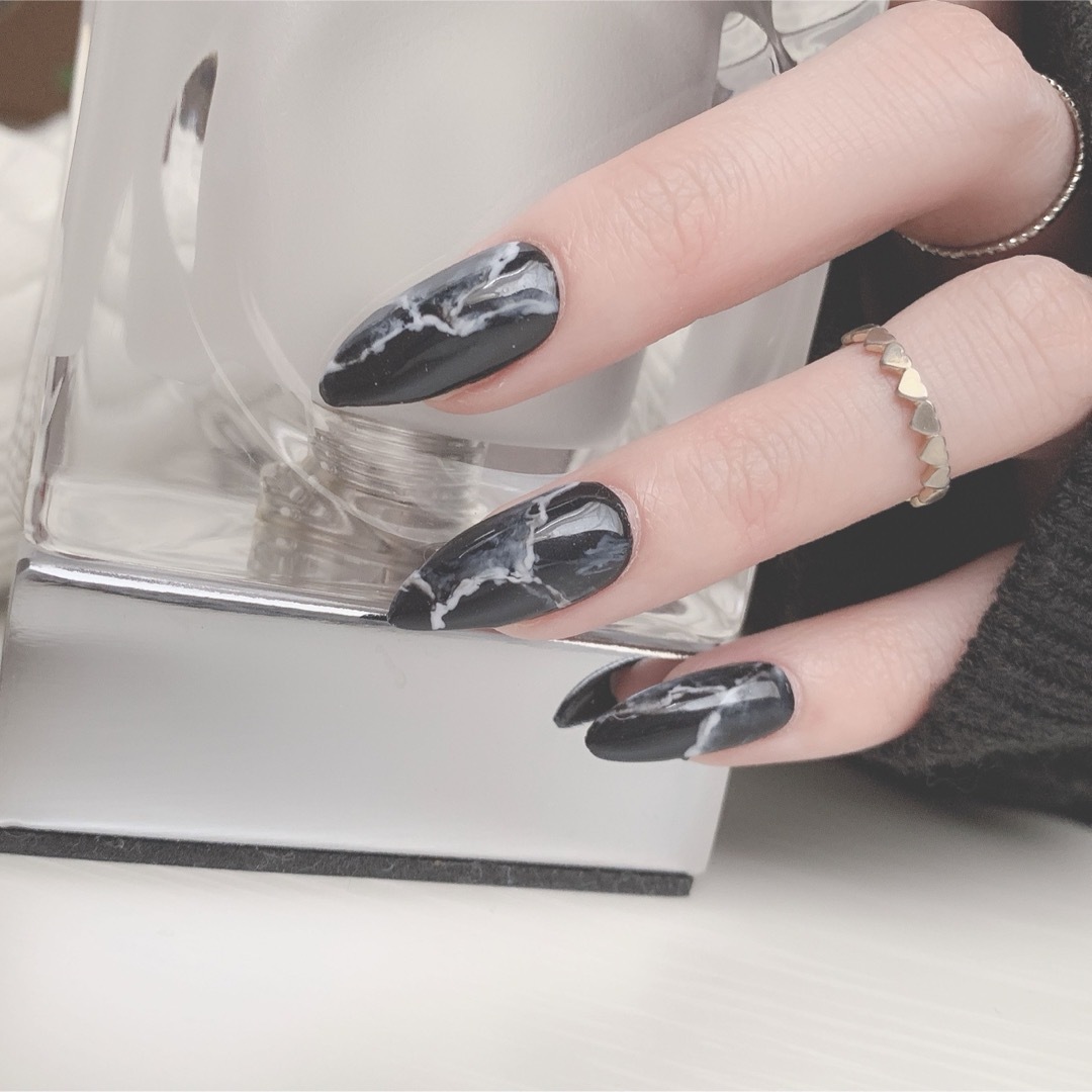 Black marble nail コスメ/美容のネイル(つけ爪/ネイルチップ)の商品写真