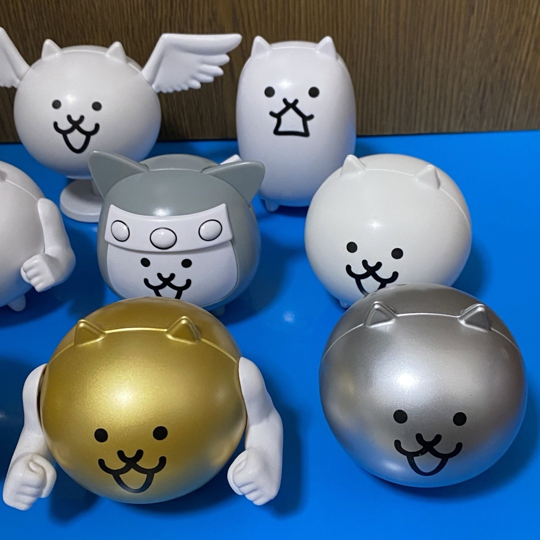 BANDAI(バンダイ)のにゃんこ大戦争　カプキャラ　ガチャ　8種類まとめ売り　【美品】 エンタメ/ホビーのおもちゃ/ぬいぐるみ(キャラクターグッズ)の商品写真