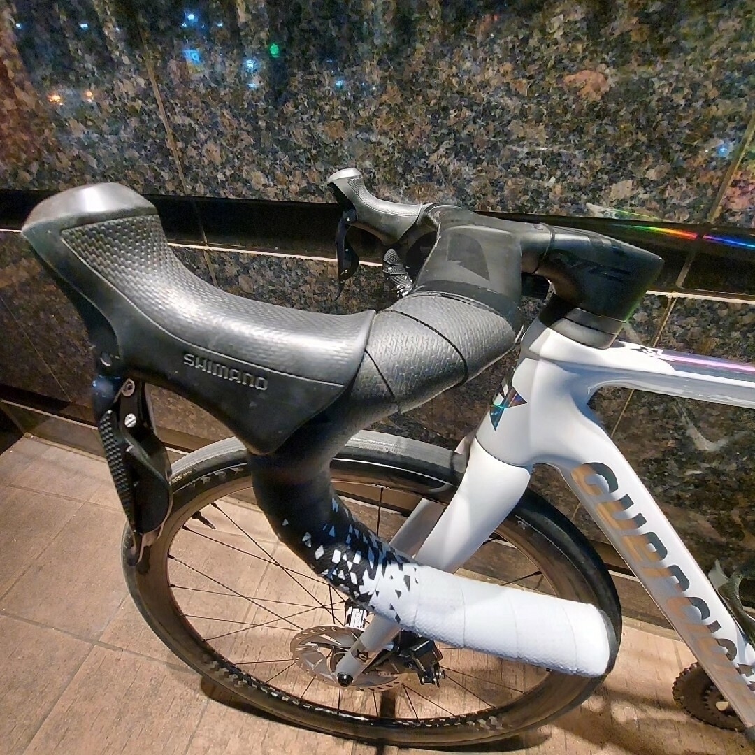 3.9万円の品🇮🇹新品カーボンエアロドロップハンドル ディスク 3.9万円の品🇮🇹新品カーボンエアロドロップハンドル ディスク