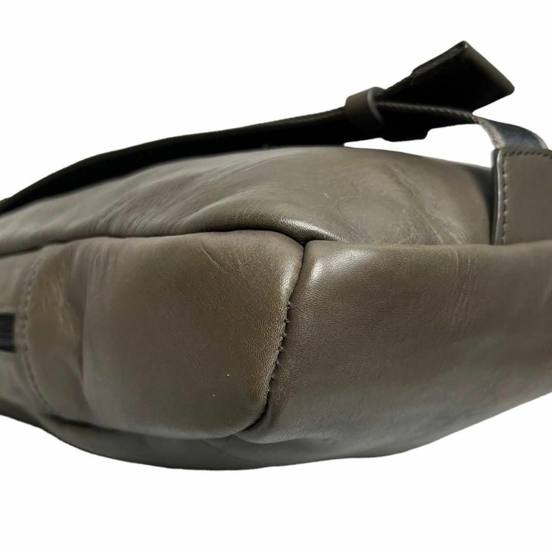 COACH(コーチ)の未使用級✨コーチ ボディバッグ ロゴ刻印 レザー カーキ 斜めがけ 男女兼用 メンズのバッグ(ボディーバッグ)の商品写真
