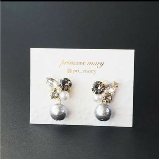 残り1点で販売終了》グレー♡ブラックダイヤモンドbijouピアス(ピアス)