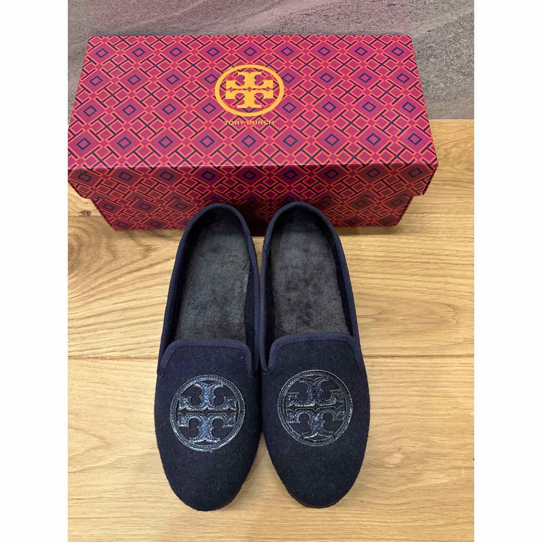 Tory Burch(トリーバーチ)のトリーバーチ　フラットシューズ　ボア　ネイビー レディースの靴/シューズ(バレエシューズ)の商品写真