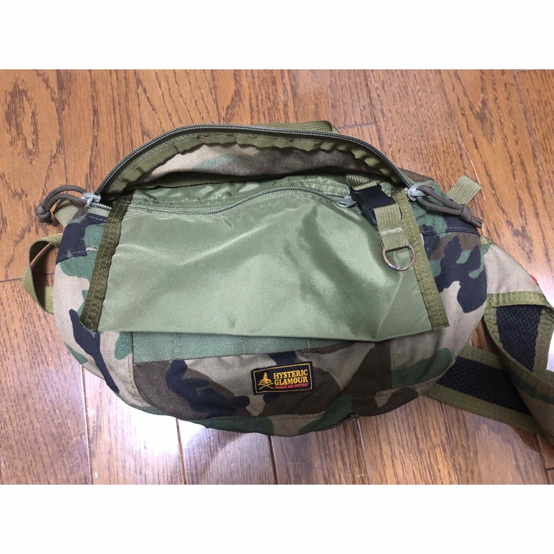 極美品 BRIEFING HYSTERIC GLAMOUR コラボ ボディバッグ 極美品 BRIEFING HYSTERIC GLAMOUR コラボ ボディバッグ