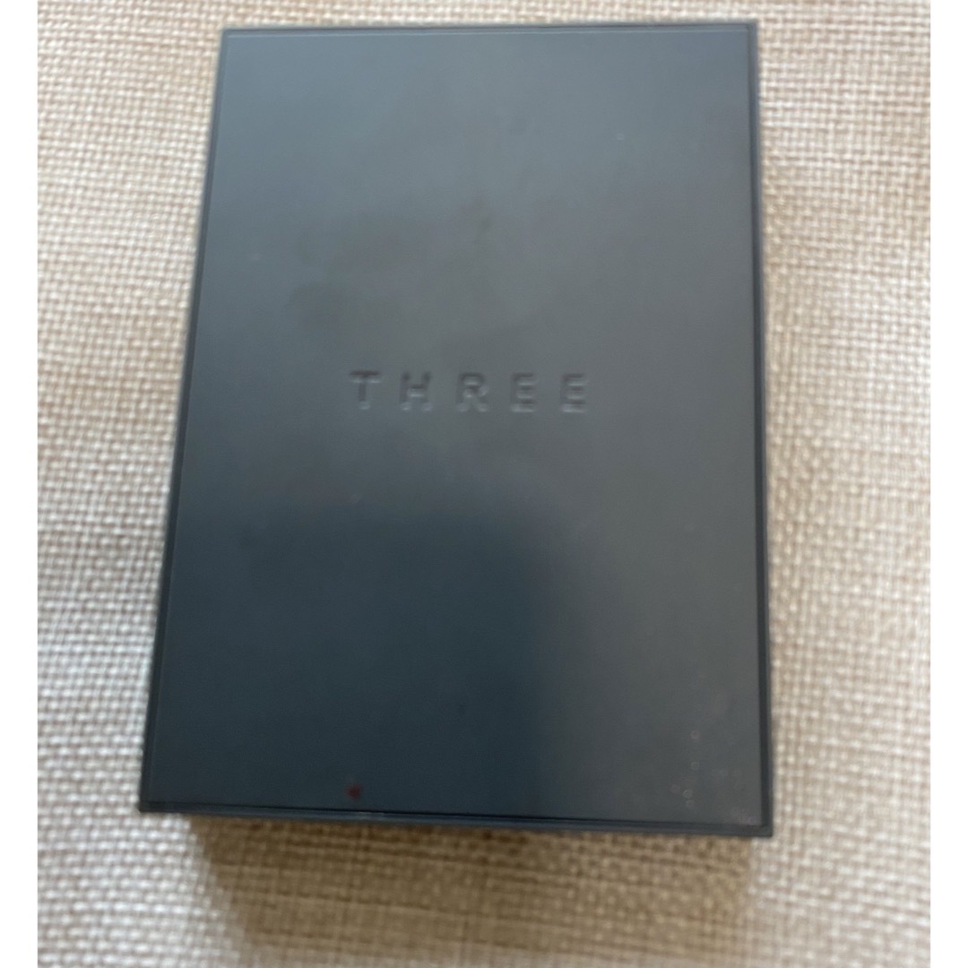 THREE(スリー)の【中古】THREE アイシャドウパレット　13 コスメ/美容のベースメイク/化粧品(アイシャドウ)の商品写真