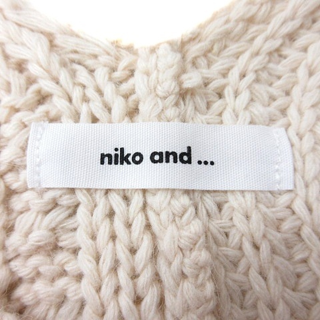 niko and...(ニコアンド)のニコアンド ベスト ニット プルオーバー Vネック ケーブル 白 アイボリー レディースのトップス(ベスト/ジレ)の商品写真