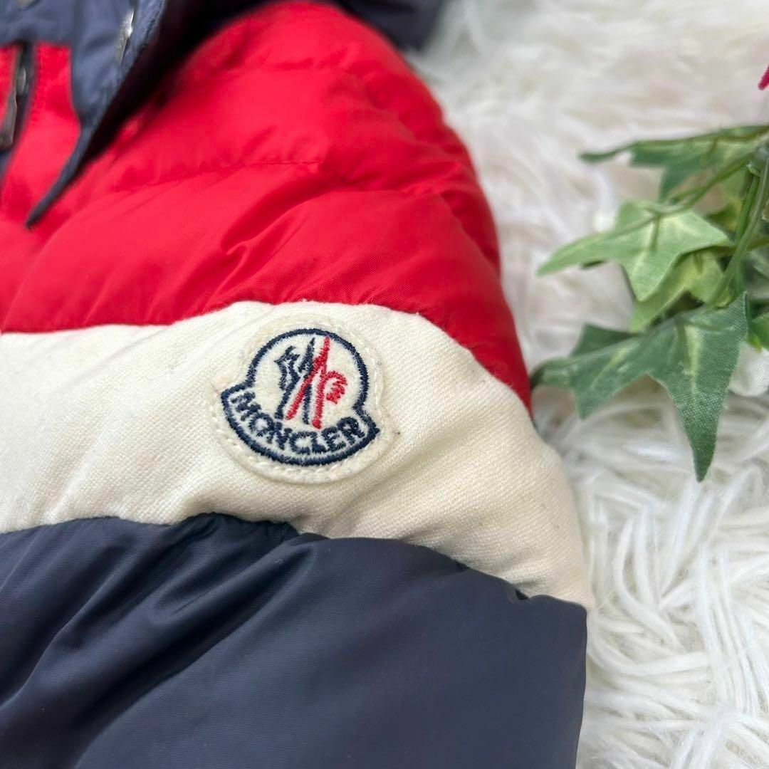 MONCLER(モンクレール)のモンクレール キッズ 115cm メンズ ダウンジャケット ボーダー フード キッズ/ベビー/マタニティのキッズ服男の子用(90cm~)(ジャケット/上着)の商品写真