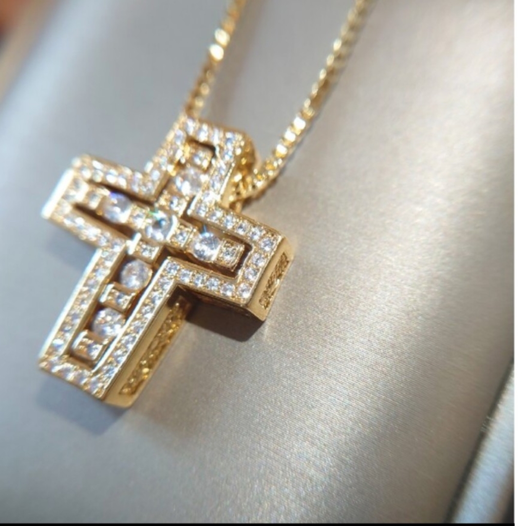 高級 sona ダイヤモンド ネックレス 十字架 ゴールド レディースのアクセサリー(ネックレス)の商品写真