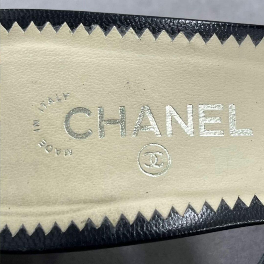 CHANEL(シャネル)の11i17 イタリア製 CHANEL シャネル ストラップ ヒール パンプス ココマーク パール サイズ36 ブラック レザー レディース レディースの靴/シューズ(ハイヒール/パンプス)の商品写真
