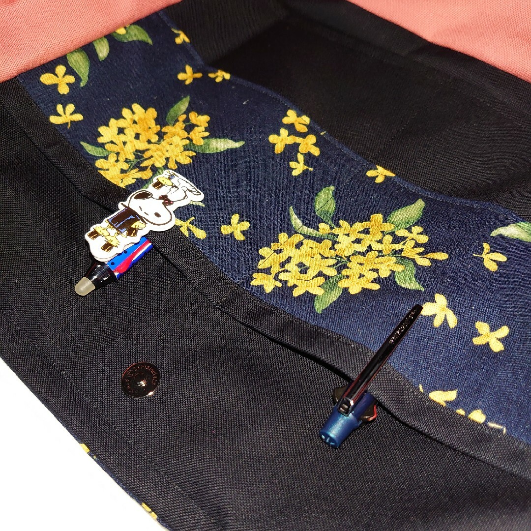 金木犀　サイドポケット　肩掛けトートバッグ　ハンドメイド ハンドメイドのファッション小物(バッグ)の商品写真