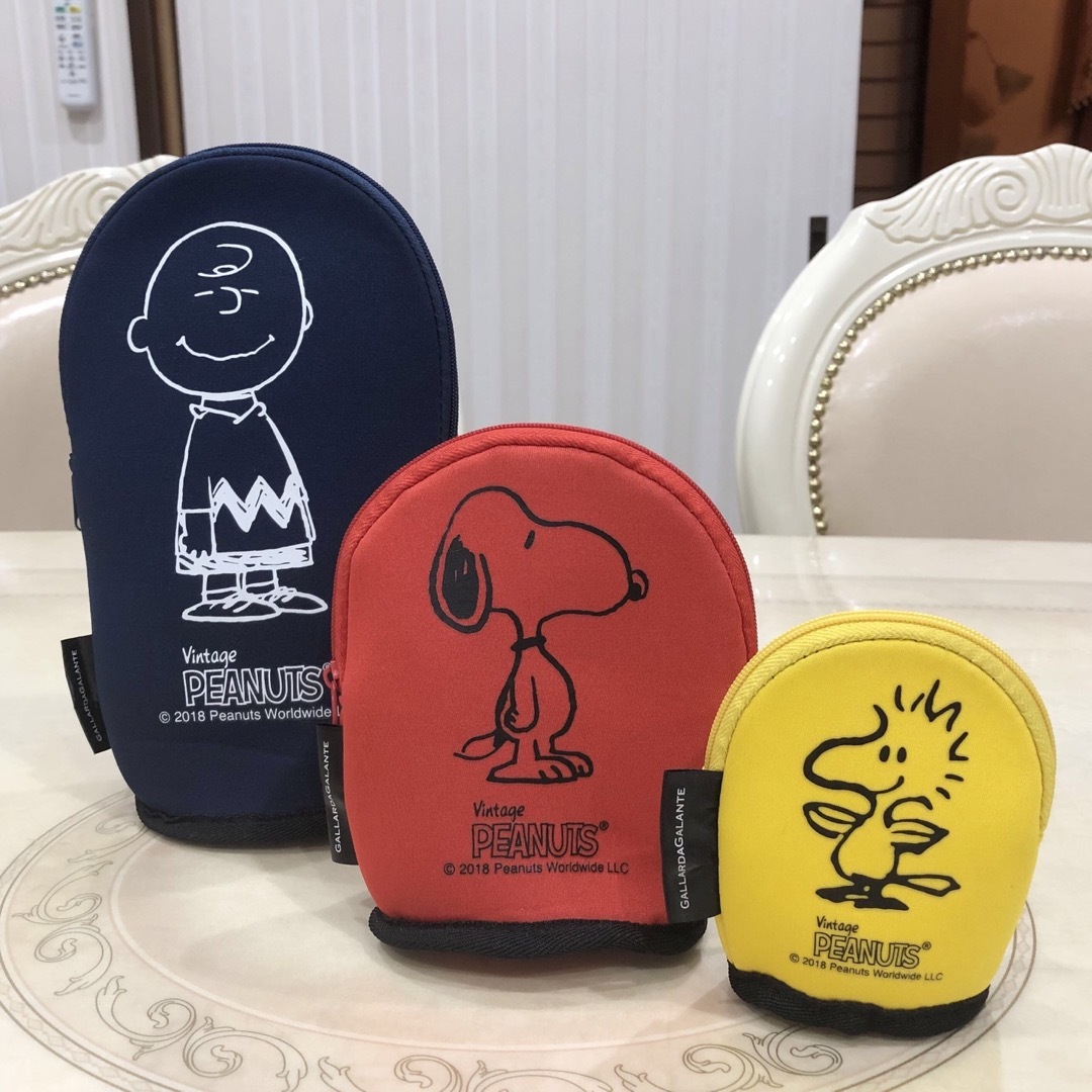 SNOOPY×GALLARDAGALANTE  ポーチ3個セット❣️ レディースのファッション小物(ポーチ)の商品写真