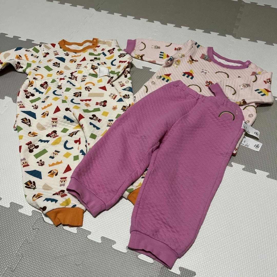 UNIQLO(ユニクロ)のUNIQLO  キルト パジャマ 90cm キッズ/ベビー/マタニティのキッズ服女の子用(90cm~)(パジャマ)の商品写真