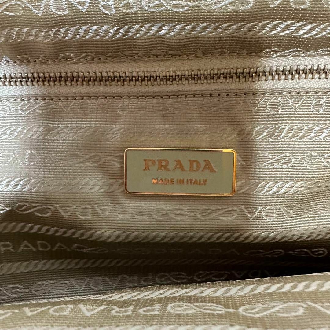 PRADA(プラダ)の美品　PRADA プラダ　ビニール　ハンドバッグ　クリームイエロー レディースのバッグ(ハンドバッグ)の商品写真
