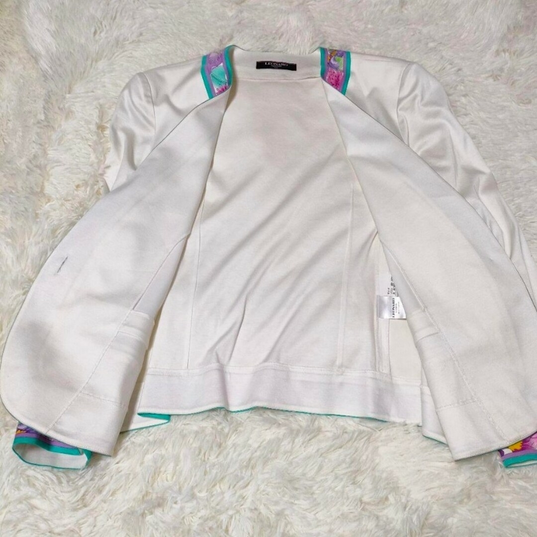 LEONARD(レオナール)のレオナール LEONARD ノーカラー セットアップ スーツ 金ボタン LL レディースのフォーマル/ドレス(スーツ)の商品写真
