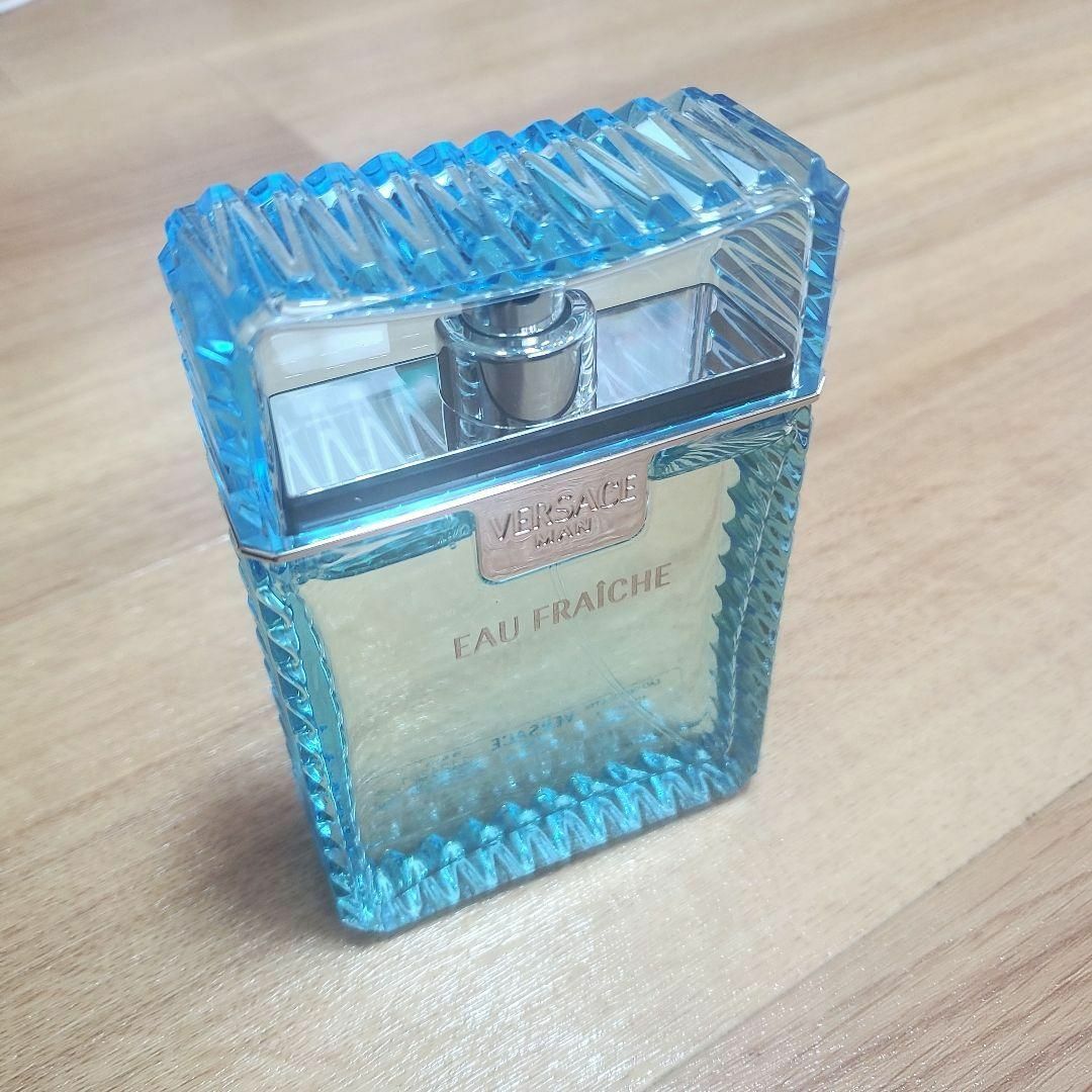 VERSACE(ヴェルサーチ)の未使用　ヴェルサーチ マン　オーフレッシュ　EDT 100ml　Versace コスメ/美容の香水(香水(男性用))の商品写真