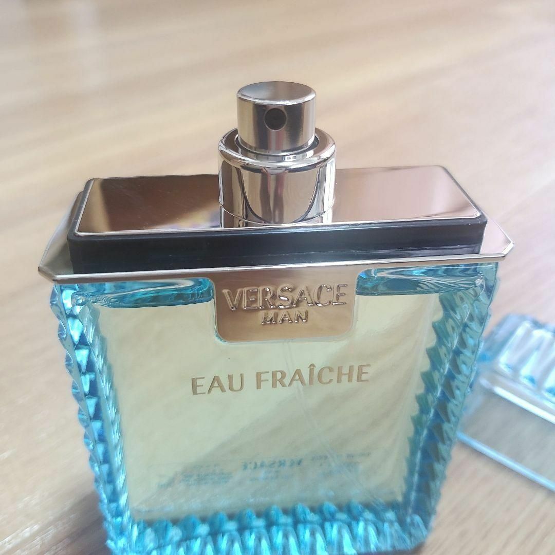 VERSACE(ヴェルサーチ)の未使用　ヴェルサーチ マン　オーフレッシュ　EDT 100ml　Versace コスメ/美容の香水(香水(男性用))の商品写真