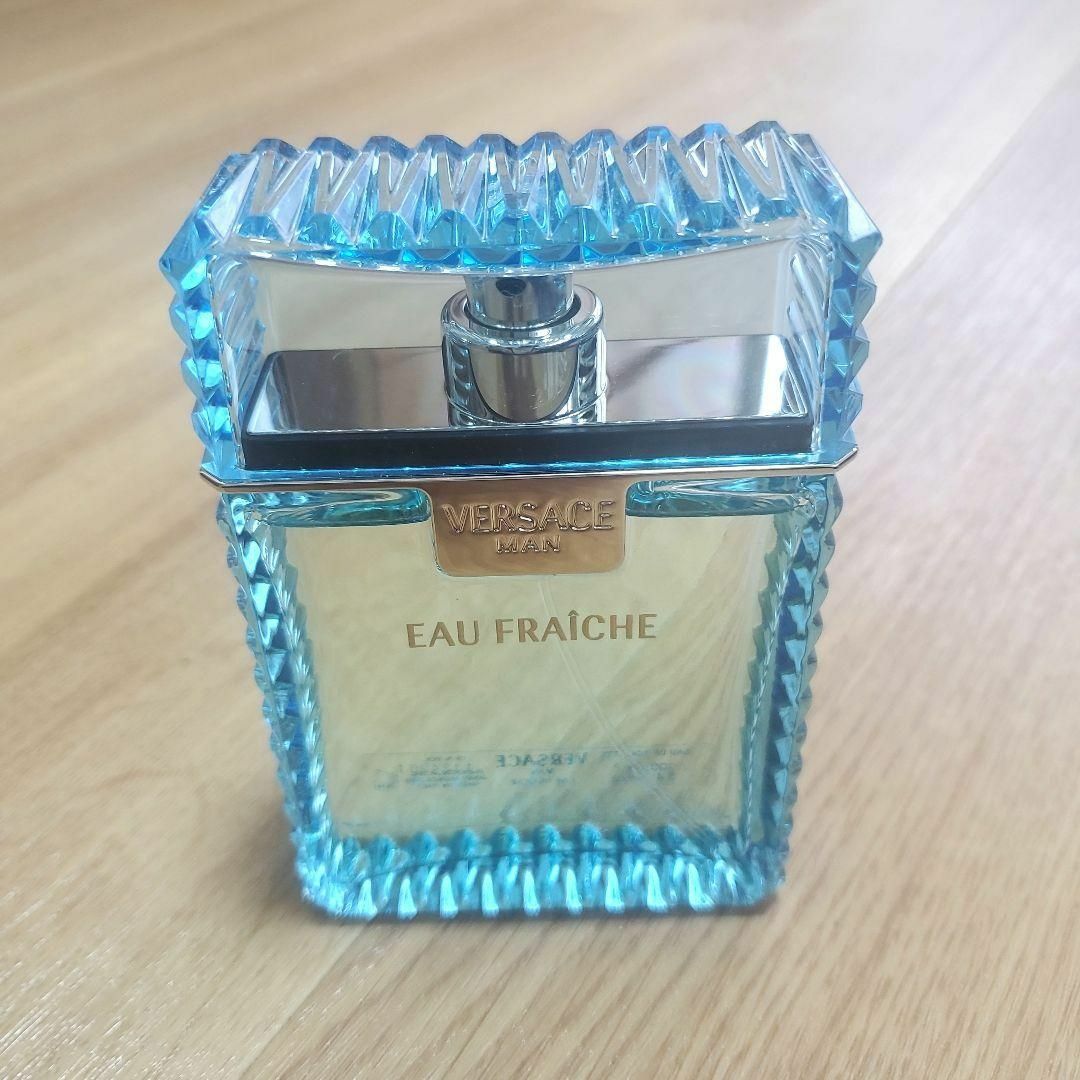 VERSACE(ヴェルサーチ)の未使用　ヴェルサーチ マン　オーフレッシュ　EDT 100ml　Versace コスメ/美容の香水(香水(男性用))の商品写真