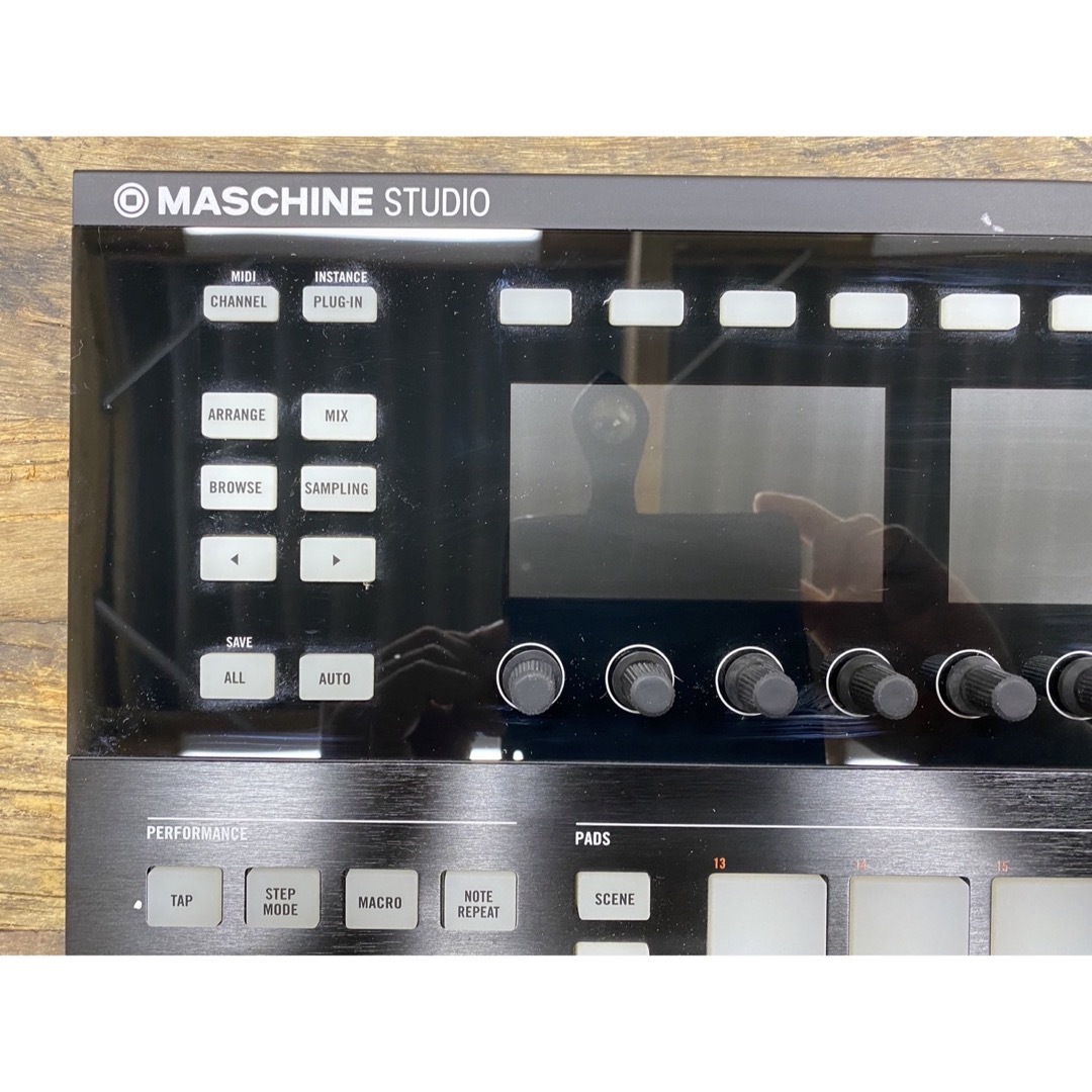 NATIVE INSTRUMENTS(ネイティブインストゥルメンツ)のMASCHINE STUDIO Native Instruments  DTM 楽器のDTM/DAW(MIDIコントローラー)の商品写真