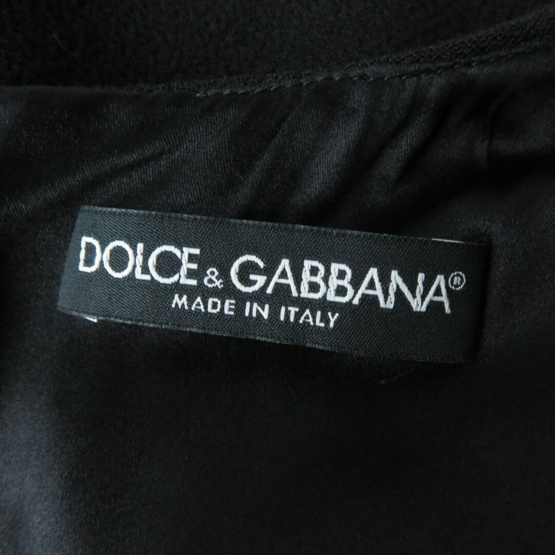 DOLCE&GABBANA(ドルチェアンドガッバーナ)の未使用品☆定価324500円 正規品 DOLCE&GABBANA ドルチェ＆ガッバーナ 花柄デザイン 半袖 ワンピース ブラック×ホワイト 36 イタリア製 レディースのワンピース(ひざ丈ワンピース)の商品写真