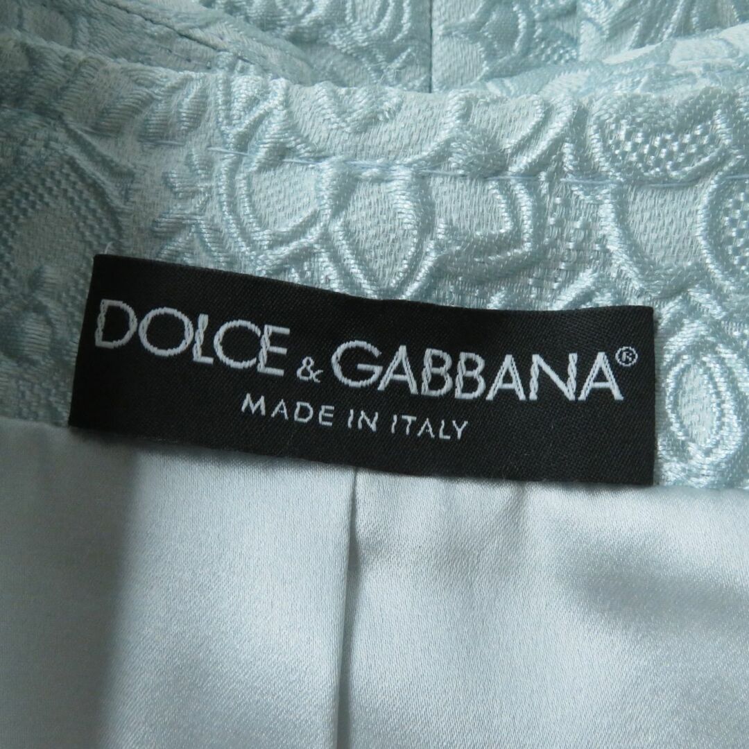 DOLCE&GABBANA(ドルチェアンドガッバーナ)の極美品☆正規品 DOLCE&GABBANA ドルチェ＆ガッバーナ ビジュー付き ふくれ織り シルク混 ショート丈 ジャケット ライトブルー 38 伊製 レディースのジャケット/アウター(テーラードジャケット)の商品写真