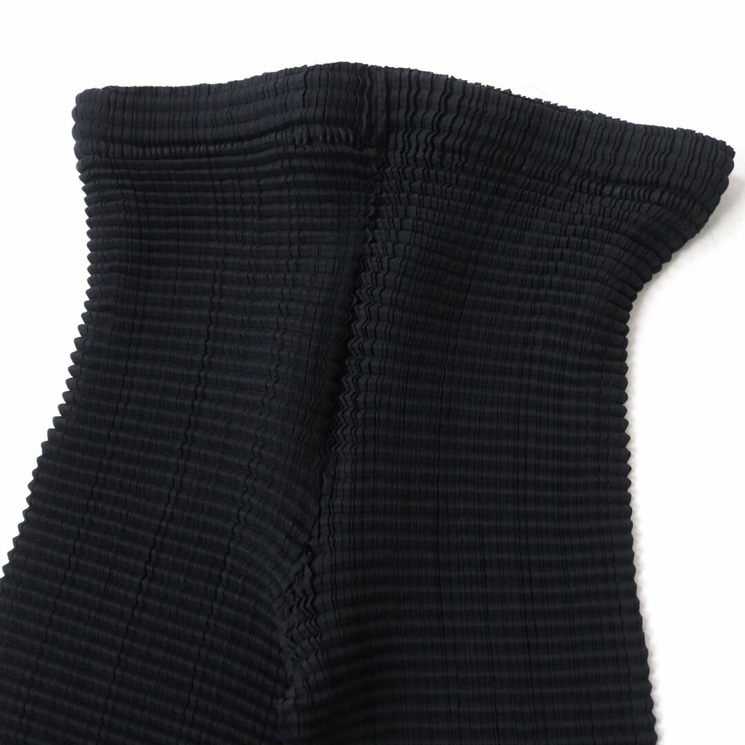 ISSEY MIYAKE(イッセイミヤケ)の極美品☆ISSEY MIYAKE イッセイミヤケ ショート丈 レギンスパンツ/ボトムス ブラック 黒 S レディース 日本製 シンプル◎ レディースのパンツ(その他)の商品写真