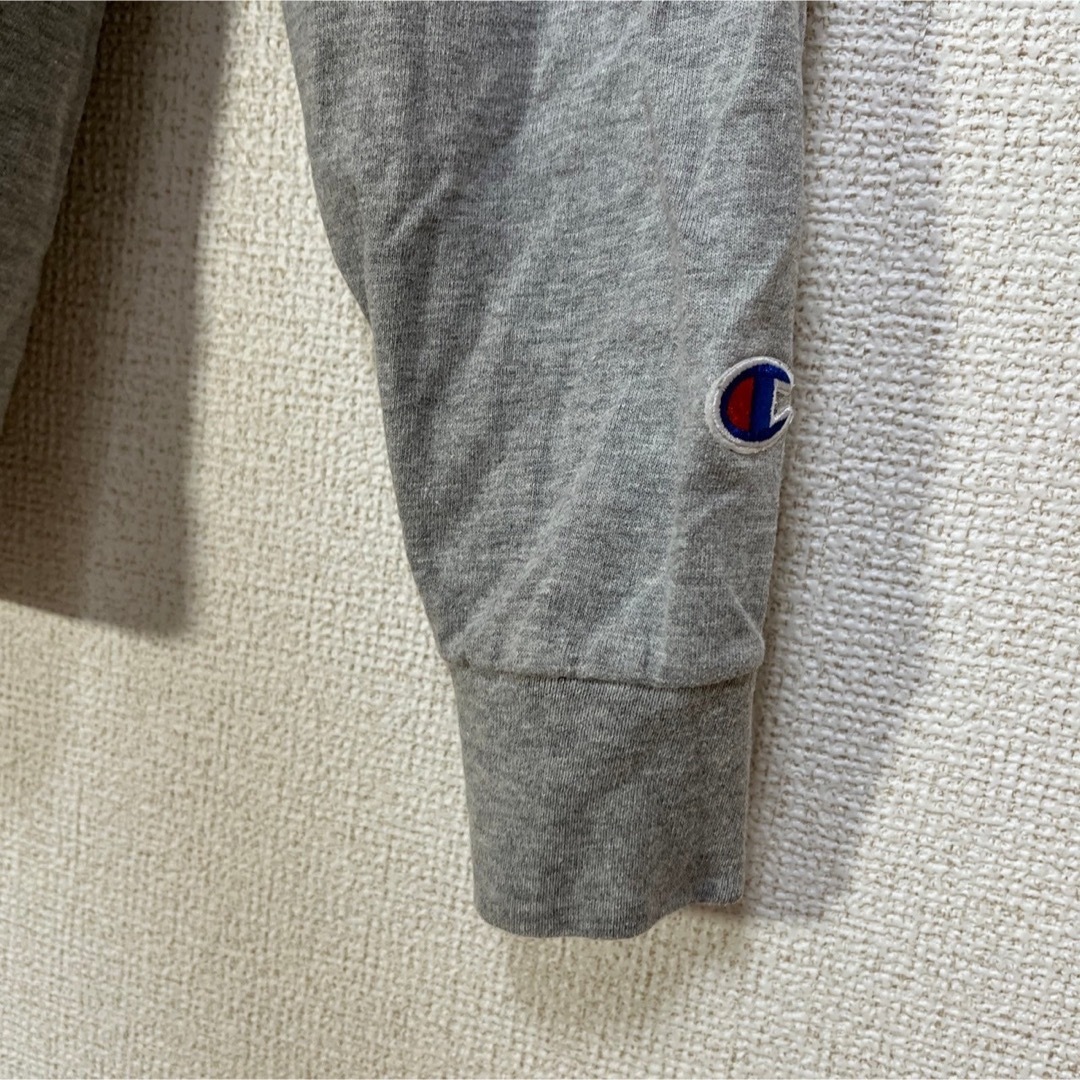 Champion(チャンピオン)の【チャンピオン】ロンT 長袖Tシャツ　カレジッロゴ　アーサイナス グレー目玉６ メンズのトップス(Tシャツ/カットソー(七分/長袖))の商品写真