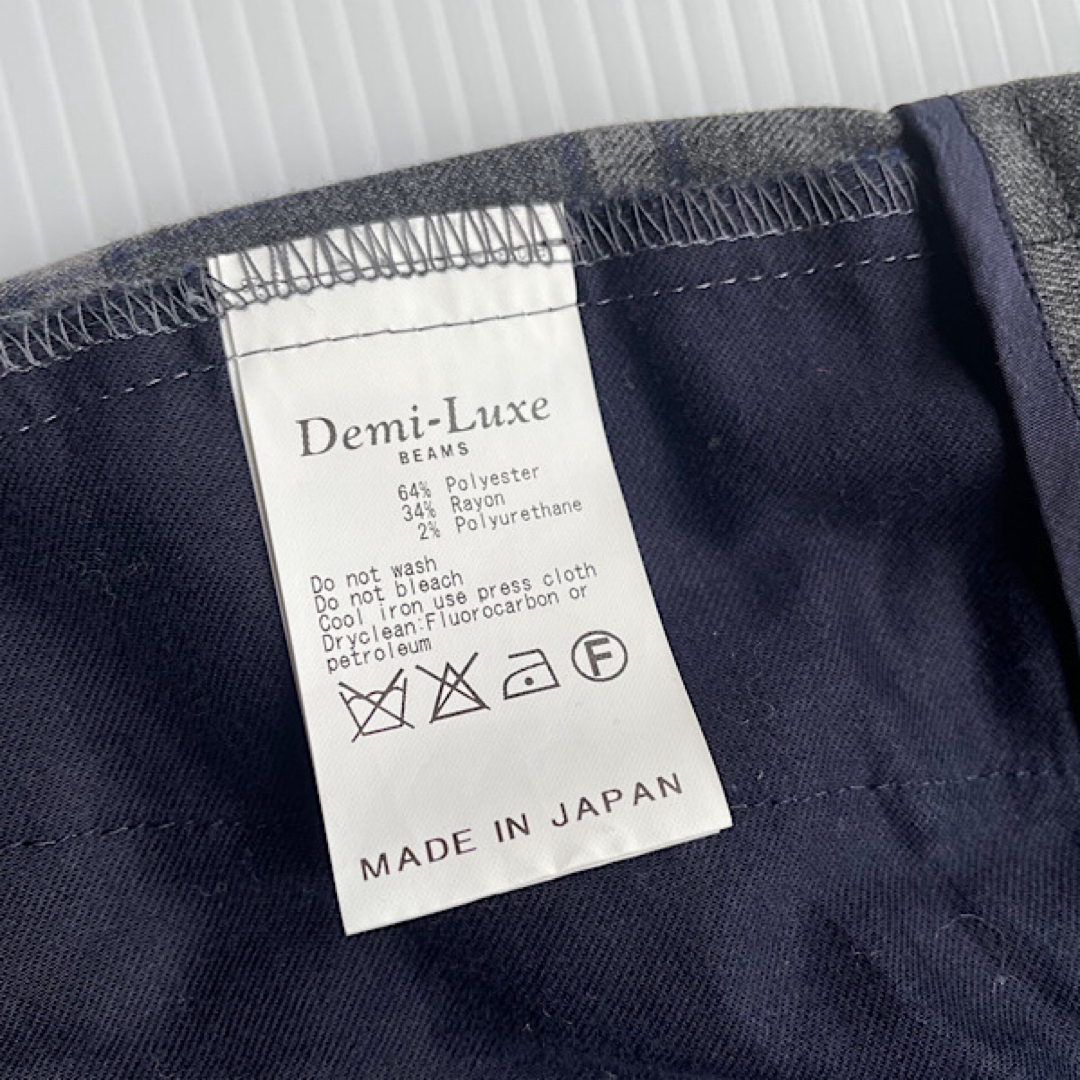 Demi-Luxe BEAMS(デミルクスビームス)のDemi-luxe BEAMS ビームス　パンツ　グレー　ネイビー　36 レディースのパンツ(カジュアルパンツ)の商品写真