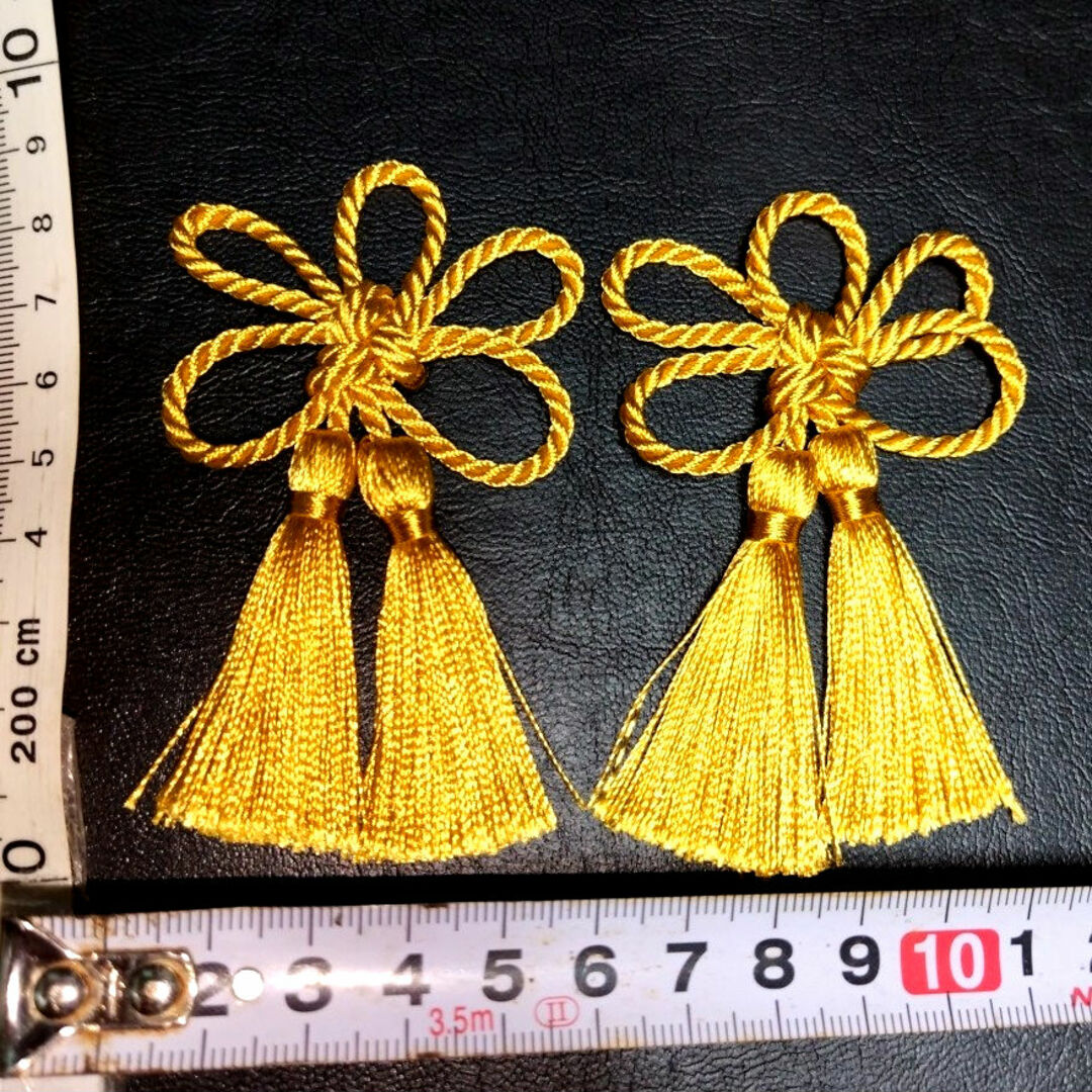 金色♧　飾り紐　飾り結び　花結び　タッセル　被布飾り　七五三　組紐 ハンドメイドの素材/材料(各種パーツ)の商品写真