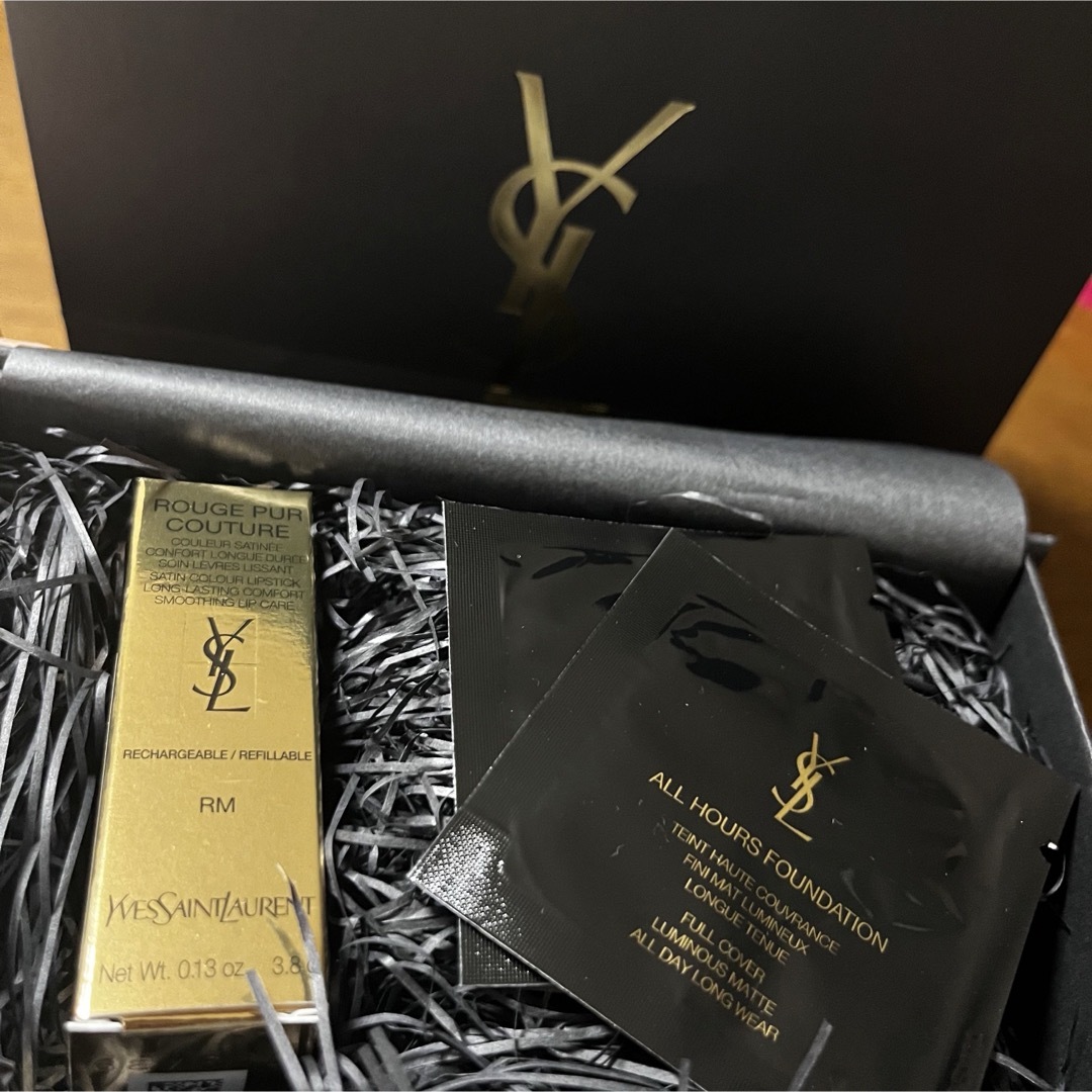 Yves Saint Laurent(イヴサンローラン)のルージュピュールクチュール　RM コスメ/美容のベースメイク/化粧品(口紅)の商品写真