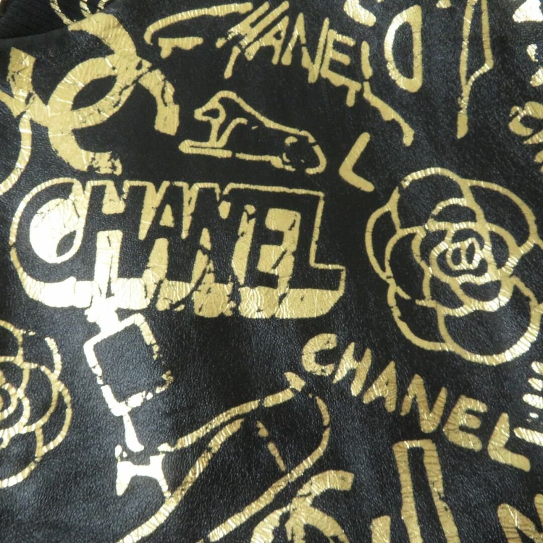 CHANEL(シャネル)の極美品☆正規品 シャネル P61925 メティエダールコレクション ココマーク・ロゴ・カメリア ZIP レザージャケット 黒×ゴールド 34 仏製 レディースのジャケット/アウター(その他)の商品写真